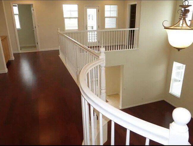 Building Photo - 1193 Saratoga Pl