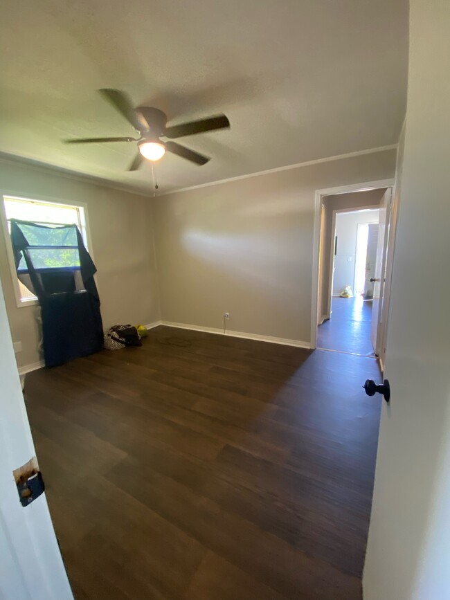 Building Photo - 616-622 14th St Quadplex