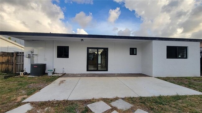 Building Photo - 7161 Pershing St