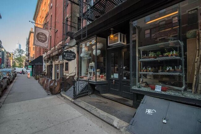 Building Photo - 237 West 14th Street