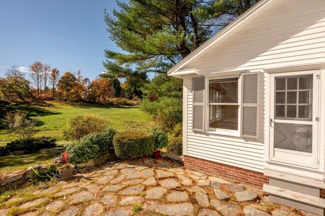 Building Photo - 110 Exeter Rd