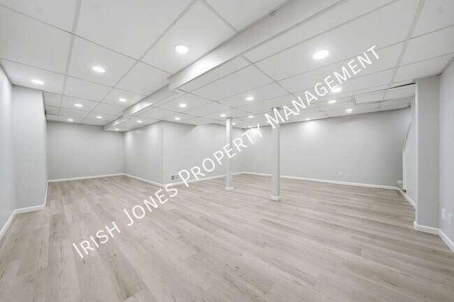 Building Photo - 109 Ashwood Ln