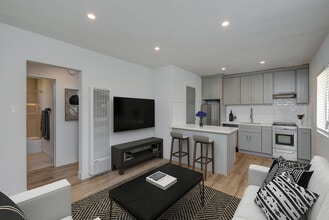 Building Photo - 4136 Grandview