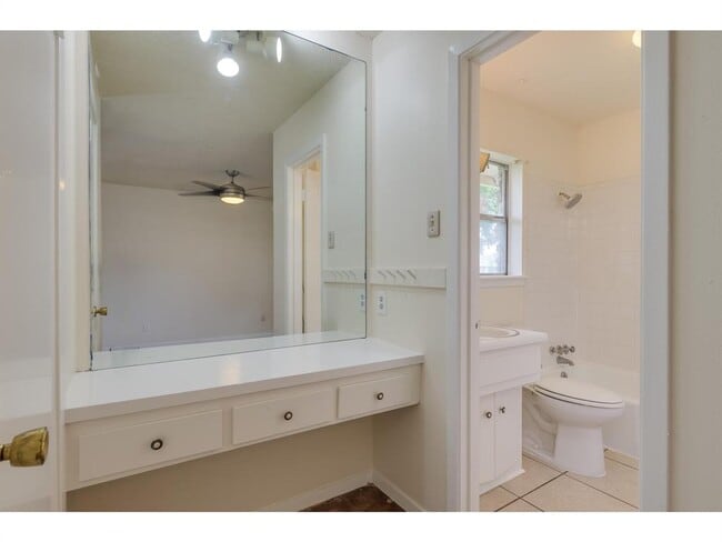 Building Photo - 3406 Norwood Hill Rd