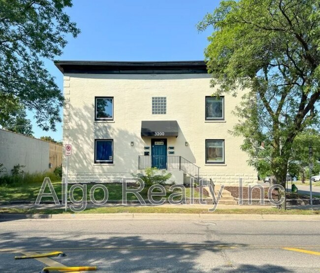 Building Photo - 3200 Bloomington Ave