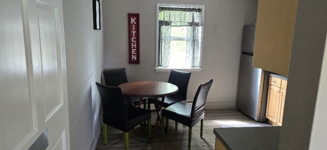 Building Photo - 1208 Denali St