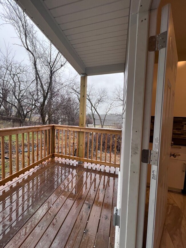 Building Photo - Updated 5BR 3bath house with off street parking!