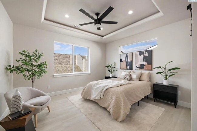 Building Photo - Modern 4-Bedroom Home in Desirable Richland