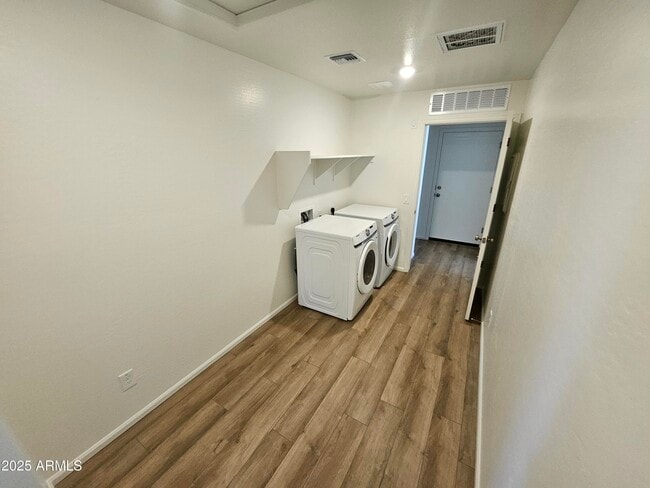 Building Photo - 1225 N 13th St