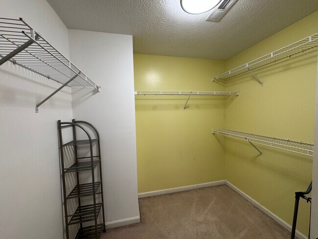 Building Photo - 307 Ludlow Dr