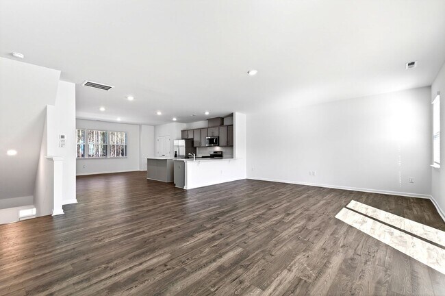 Building Photo - Horton Park Gem: Spacious 4-Bed, 3.5-Bath Townhome