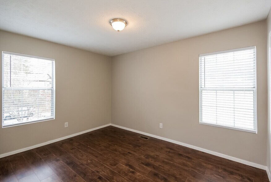 Building Photo - 871 Hampton Hill Ct