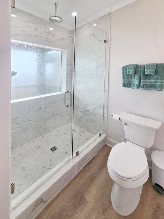 Building Photo - 996 Beach Blvd W