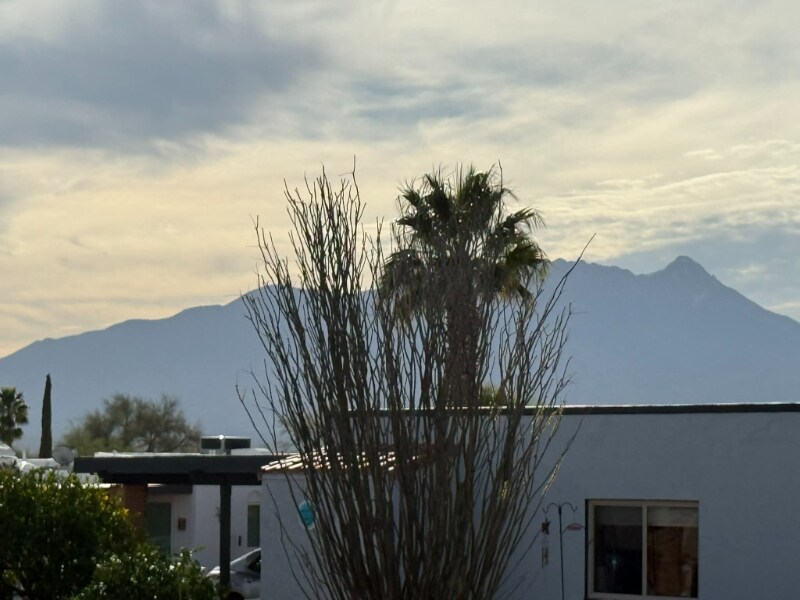 Building Photo - 348 W Via Del Heroe