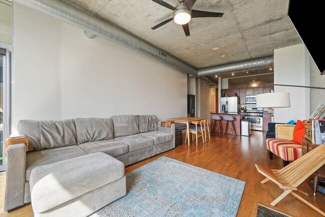 Building Photo - 700 N Larrabee St