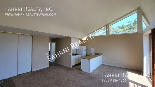 Building Photo - Recently updated 2 Bedroom 1 bath in the  ...