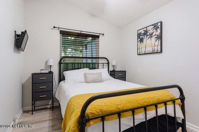 Building Photo - 1318 Eastwind Dr