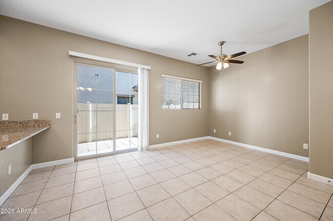 Building Photo - 1367 S Country Club Dr