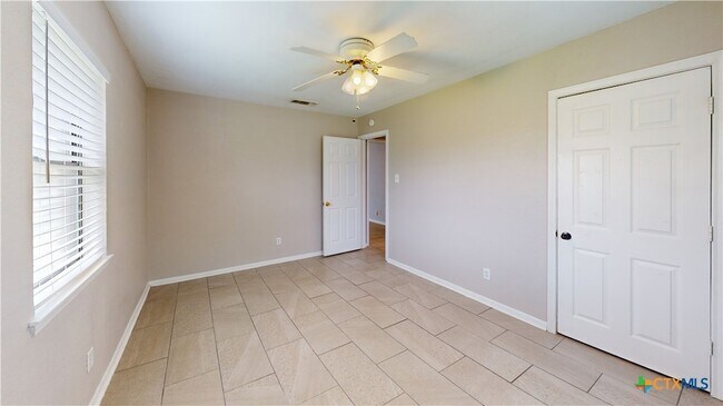 Building Photo - 1017 Jackie Jo Ln