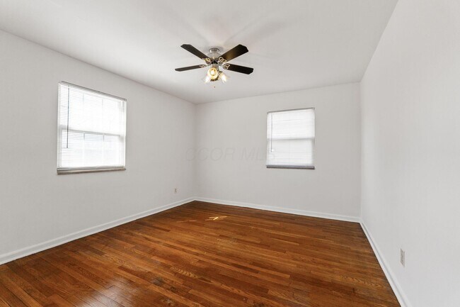Building Photo - 1147 S Cassingham Rd