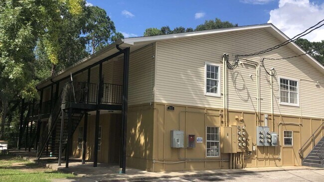 Building Photo - 103 Cactus St