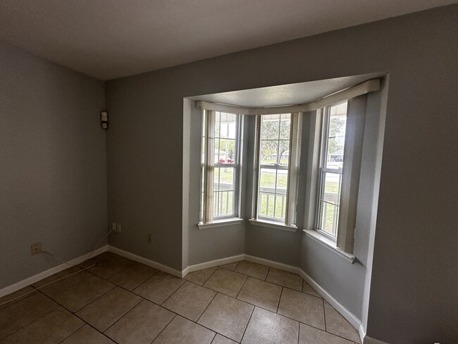 Building Photo - 75 Redwood Track Course