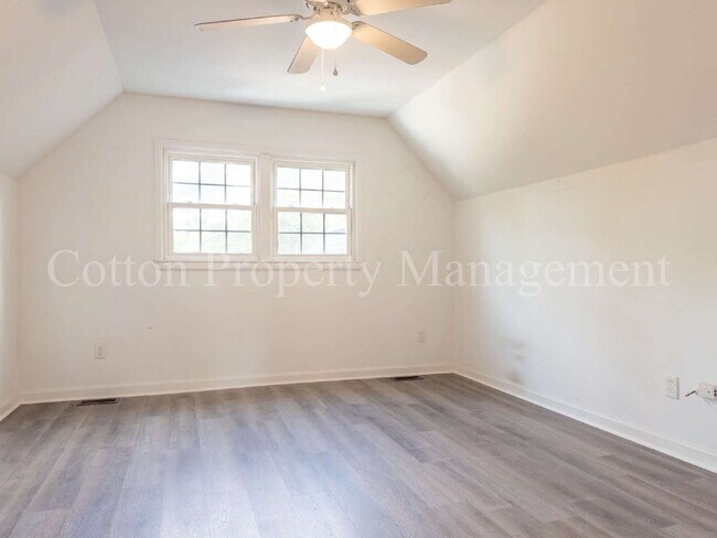 Building Photo - 824 Haymarket Ln