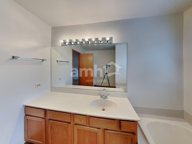 Building Photo - 1113 Geneva St