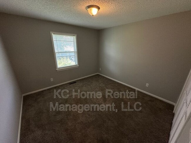 Building Photo - 433 Lee Dr