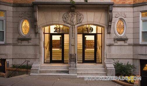 Building Photo - 1539 Beacon St