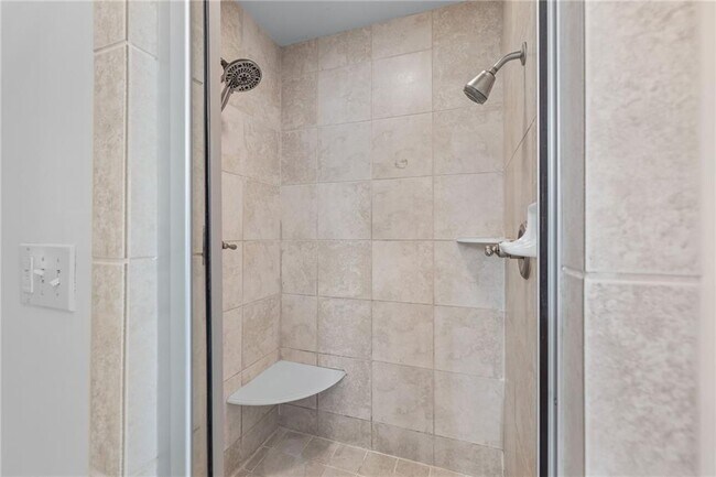 Building Photo - 1475 Boomer Cir