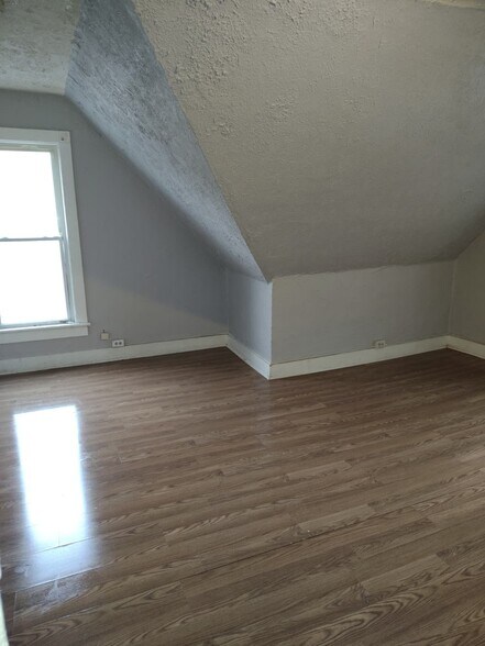 Building Photo - 55 Cotter Ave