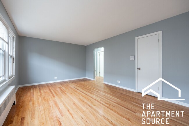 Building Photo - 6719 N California Ave