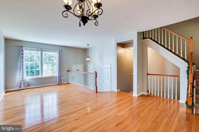 Building Photo - 43103 Forest Edge Square