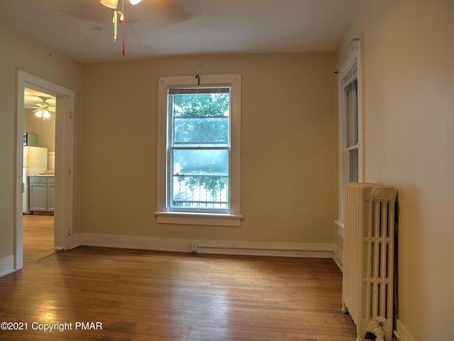 Building Photo - 707 Scott St