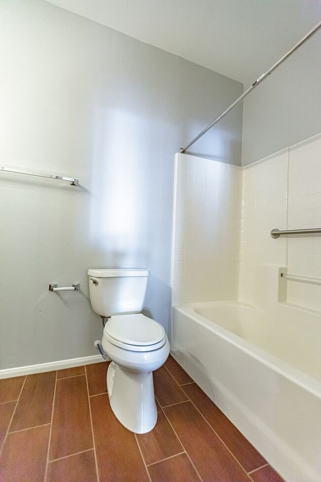 Building Photo - Downstairs condo located in Summerlin
