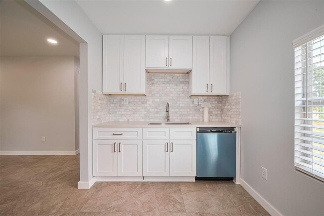 Building Photo - 52 Penway St