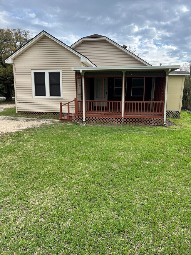 Building Photo - 5306 W Cedar Bayou Lynchburg Rd