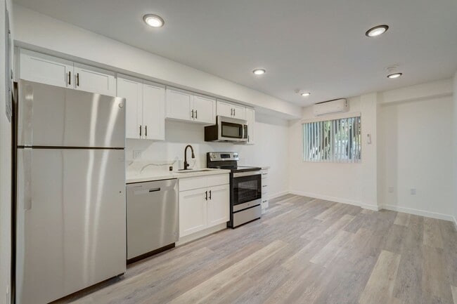 Interior Photo - 1371 S. Beverly Glen Blvd.
