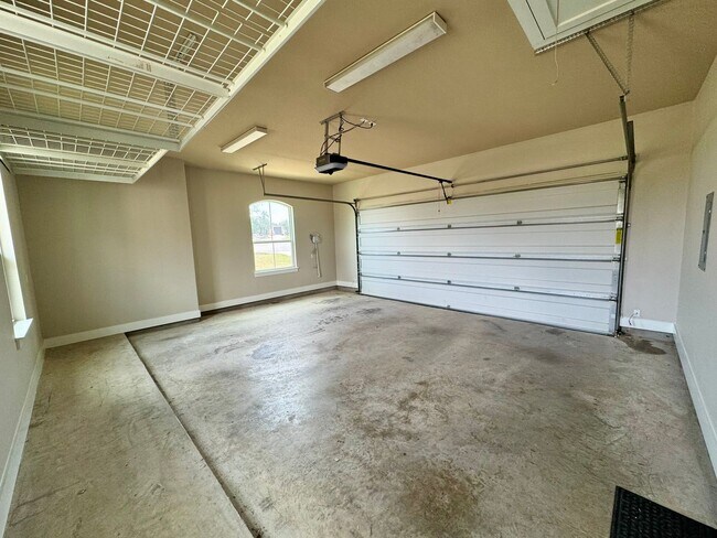 Building Photo - **APPLICATION RECEIVED** AVAILABLE NOW! One-of-a-Kind Luxury Estate | 5BD/3BA on 2 Acres in Liber...