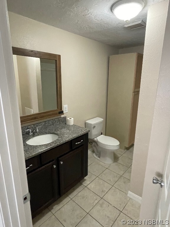 Building Photo - 255 Oak Ln