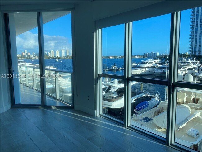 Building Photo - 17301 Biscayne Blvd