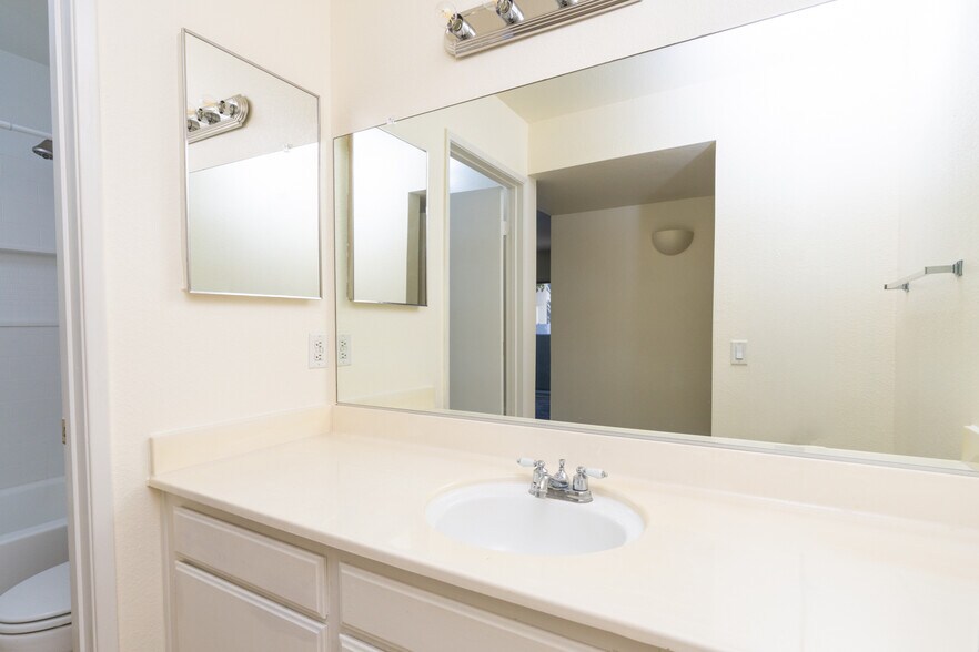 Building Photo - 21314 Nandina Ln