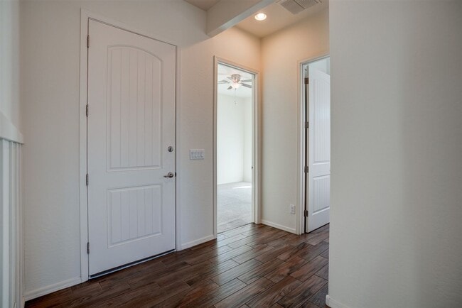 Building Photo - 3 bed 2 bath home in Quailwood!