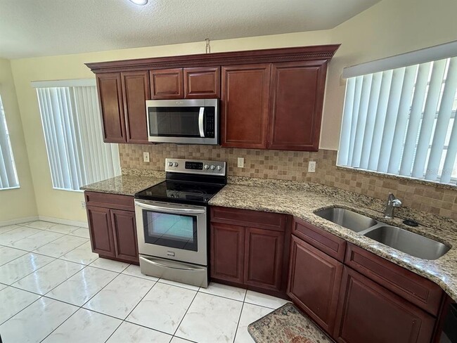 Building Photo - 1300 Daniels Cove Dr