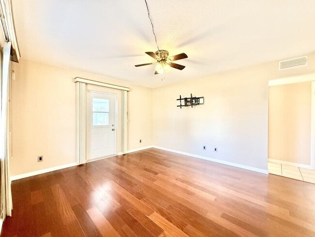 Building Photo - 12472 Monarch Cir