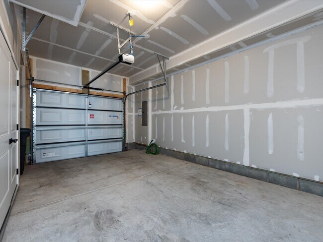 Building Photo - 413 Spearfield Ln