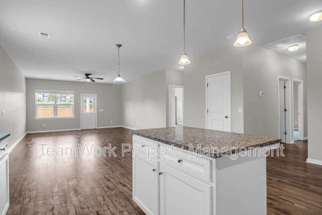 Building Photo - 158 Hayworth Rd