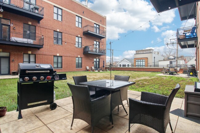 Building Photo - 4814 N Damen Ave