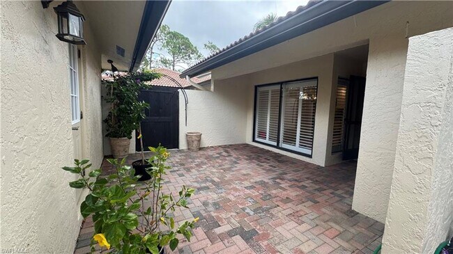 Building Photo - Available May 1st – Luxury Golf Villa in Lely! Walk to Pool, Minutes to Beaches & US Open Pickleb...